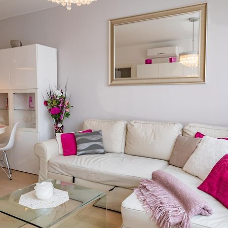Flexible Selfcheckins 23 - Zagreb - Garage - Electric Vehicle Ccharger - Loggia - New - Luxury Appartement Buitenkant foto
