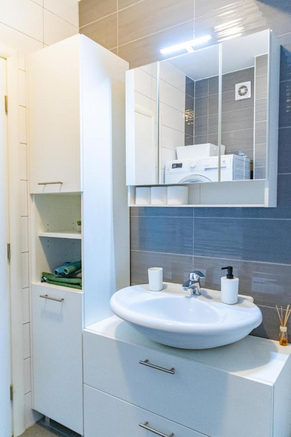 Flexible Selfcheckins 23 - Zagreb - Garage - Electric Vehicle Ccharger - Loggia - New - Luxury Appartement Buitenkant foto